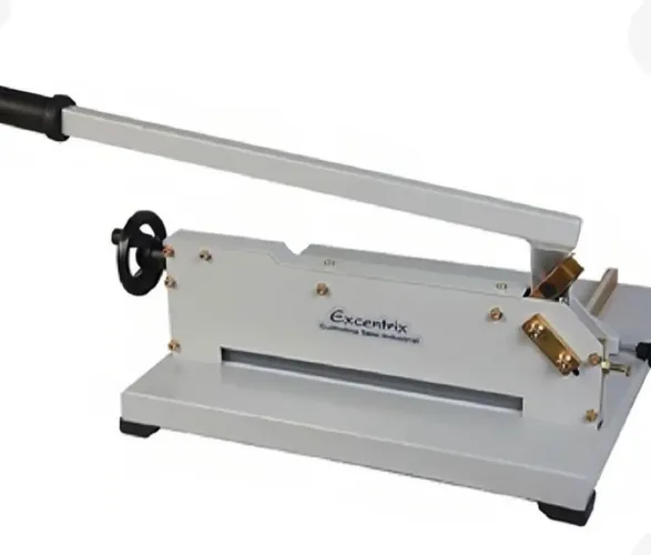 Guilhotina Excentrix 150 folhas A3
