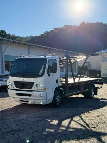 Accelo 1016 Guincho Plataforma para 3 carros