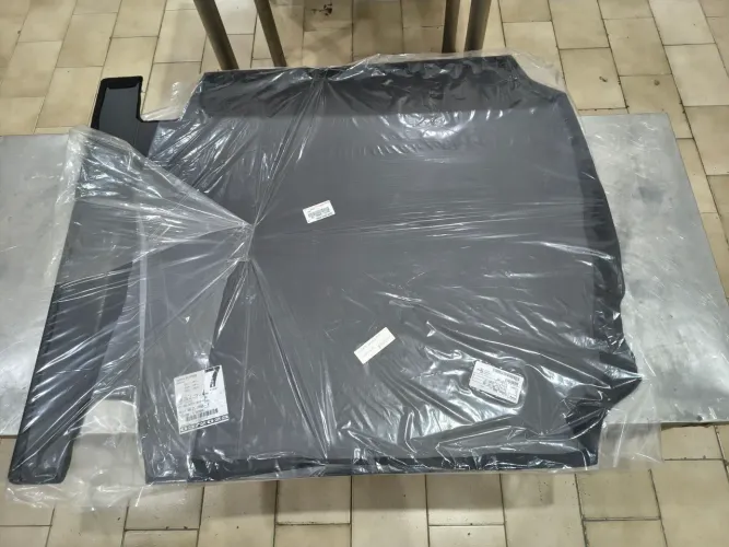 Tapete Bandeja Corolla ( Original Toyota, Novo Sem Uso )