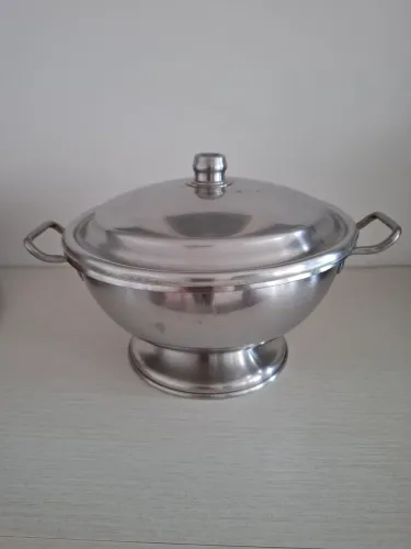 Peça antiga de inox para feijão cozido