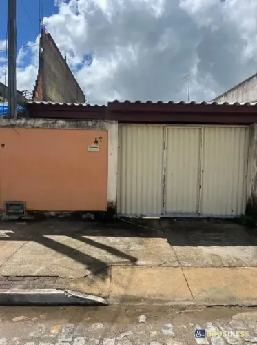 Casa à Venda com 2 quartos - Parque Julião Nogueira, Campos dos Goytacazes, RJ