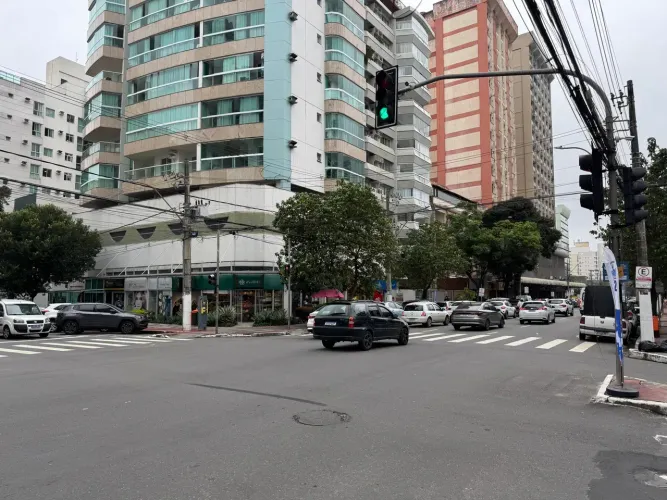 Pelegrine Vende LOJA de 70m² (40m² térreo + 30m² mezanino) com vaga de garagem, Praia do C