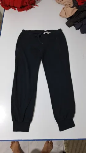 Calça Moletom Adidas c/ defeito no elástico 