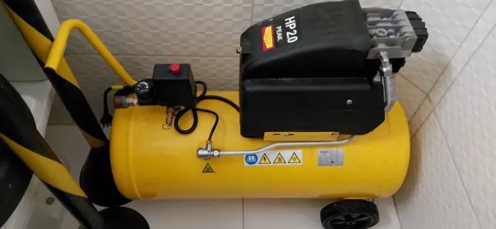 Compressor de ar Pressure Motopress 50 litros, 127v (Última Unidade)