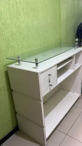 Balcão caixa com vidro para loja 