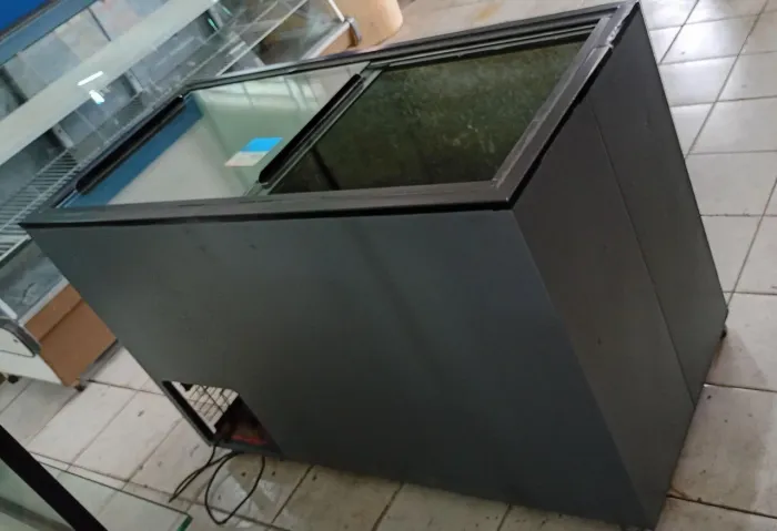 Freezer expositor
