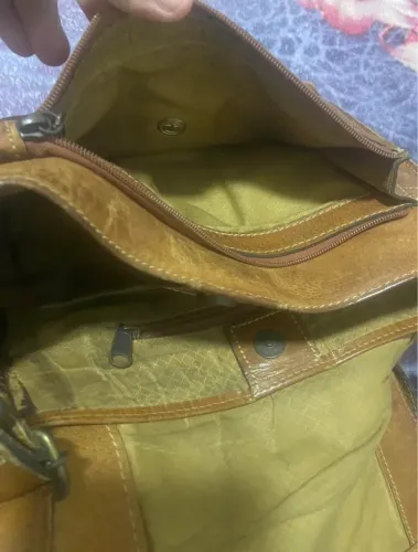 Bolsa de couro usada em bom estado - R$ 60