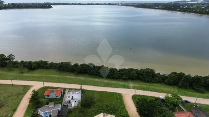Terreno 790 m2 na Lagoa da Ibiraquera