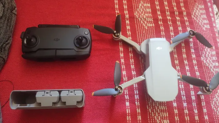 Drone dji Mine 2 com 2 baterias cartão de memória e controle 