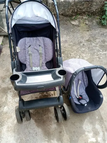 Carrinho de bebê + bebê conforto 