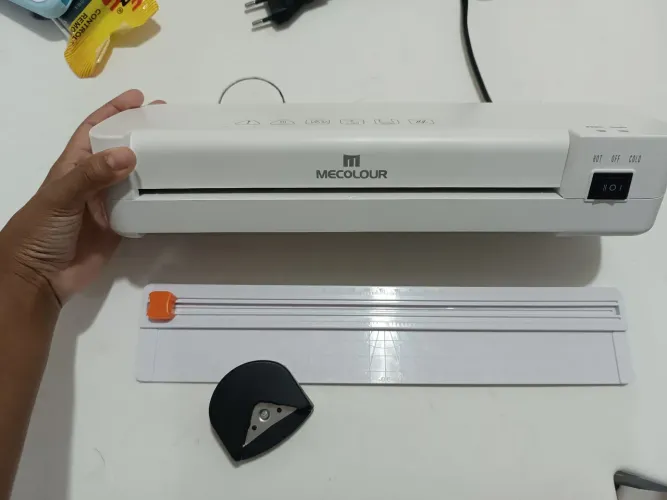 Plastificadora e laminadora mecolour