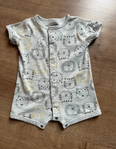 Romper Carters 