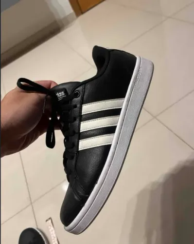 Tênis Adidas original Importado - Leve detalhe