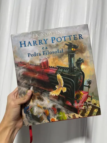 Harry Potter e a Pedra Filosofal Ilustrado 