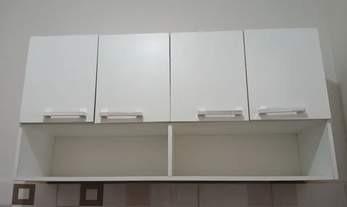 VENDO ARMÁRIO 4 PORTAS