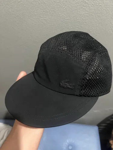 Bone Lacoste five panel redinha