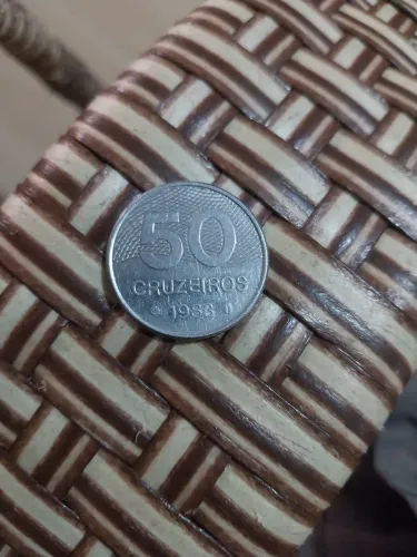 Moeda antiga de 50 cruzeiros 1983