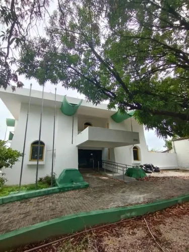 Prédio comercial na Piçarra