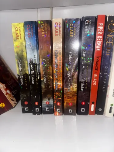 Box Cidade dos Ossos Livros - Saga completa Capa Holográfica