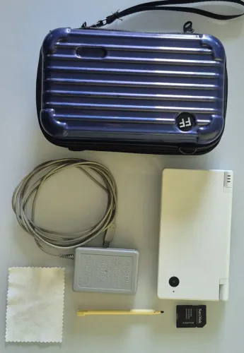 Nintendo DSI + Acessórios