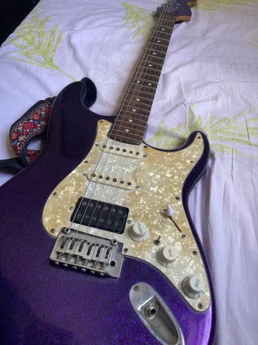 Guitarra Fender Squier Standard