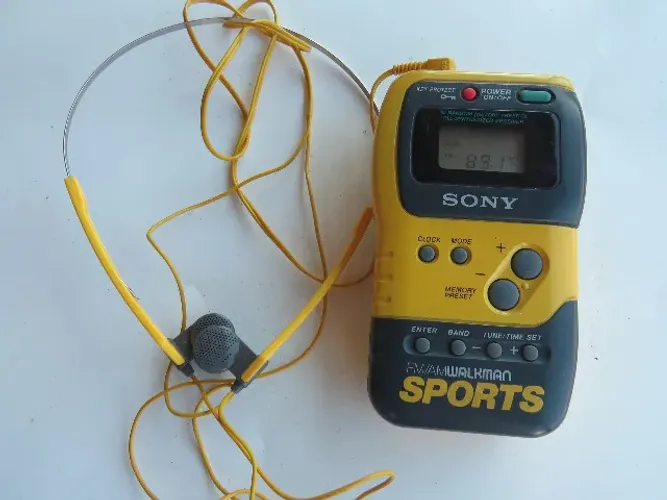 radio portatil sony sports  am fm 