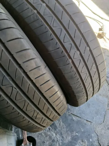 2 pneus continental 185/65/15 85%