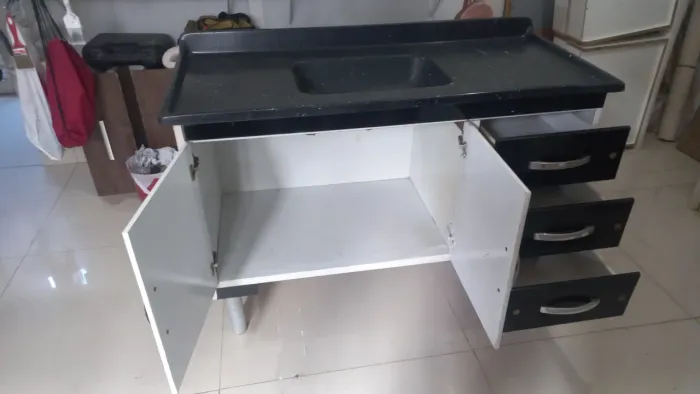 Gabinete de pia com pia