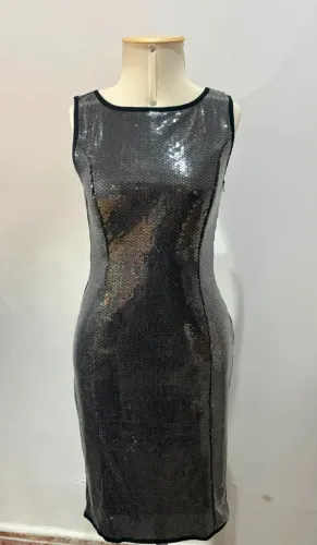 Vestido preto em paetês