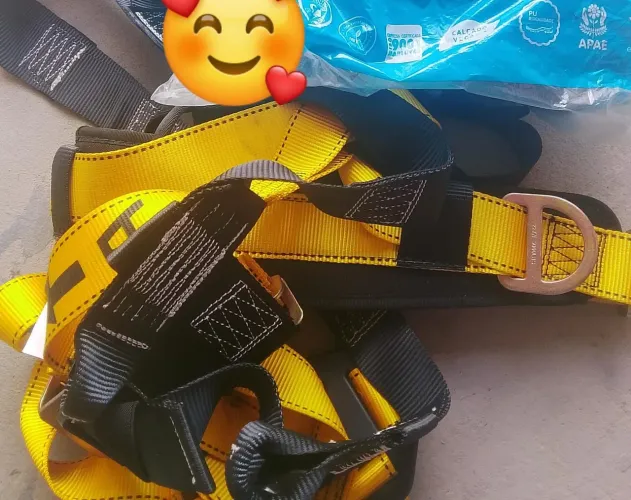 Vende-se cinto de segurança novo 