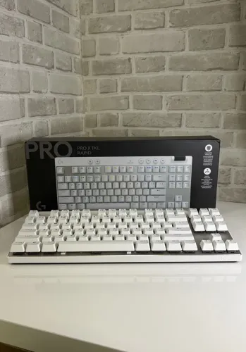 Teclado Logitech G PRO X TKL RAPID Branco - Completo com Caixa Original