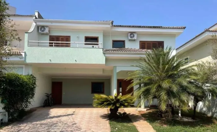 Sobrado com 3 suítes, sala de TV, escritório, com armários e piscina, Lago da Boa Vista -