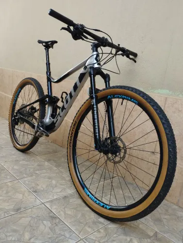 Bike Full suspension aro 29 (QUADRO CARBONO BXT)