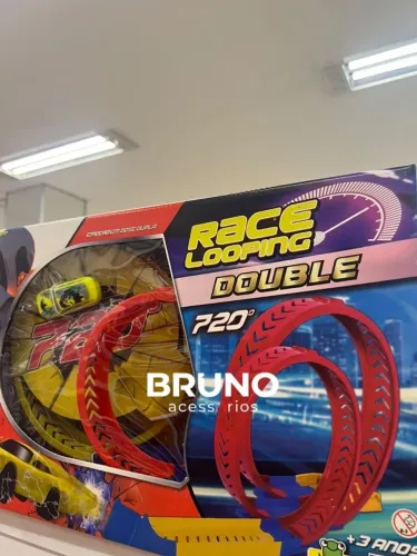 Pista de Corrida Dia das crianças com carrinho 