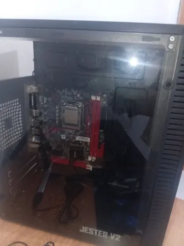 Vendo ou trocou esse gabinete + processador 3240 + placa-mãe + coller
