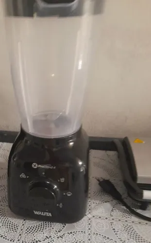 Vendo um liquidificador marca Walita, não entrego à domicílio.