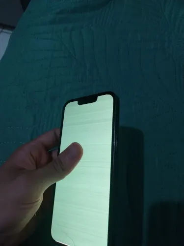 Iphone 13 pro, bateria em 75% deu tela verde problema crônico da linha 13 pro