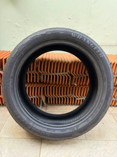 Pneu Wrangler Territory 235/45 R19