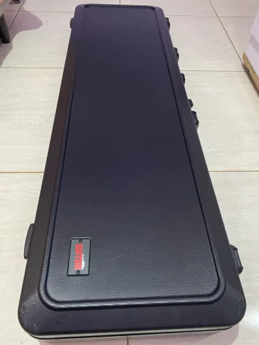 Case de Contra Baixo Gator