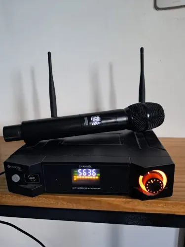 Microfone semi novo KADOSH