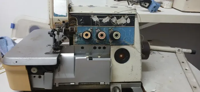 Vendo overlock Brother em perfeitas condições 