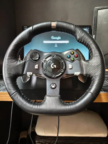 volante logitech g920(pedais,volante e câmbio)