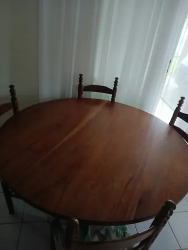 Mesa redonda madeira maciça