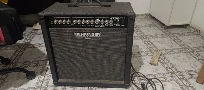 amplificador de guitarra beringher