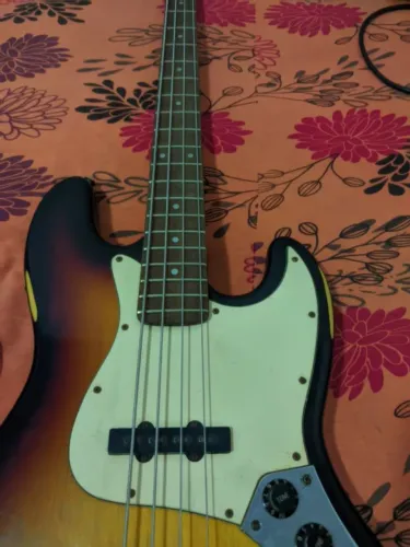 Vendo baixo jazz bass