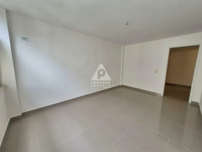 Sala Comercial Luxo | Último Andar | Vista | 1 Vaga | Coração de Ipanema