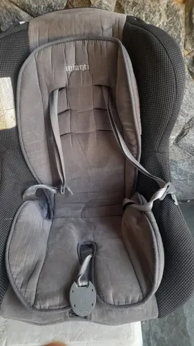 Cadeirinha de criança para carro
