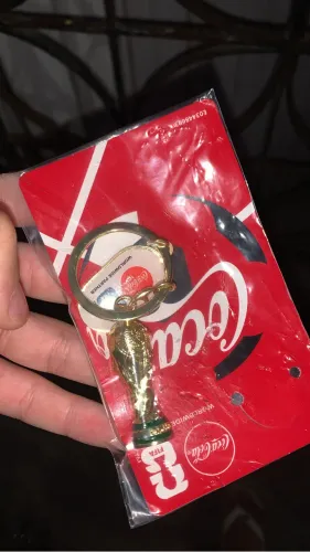 chaveiro copa do mundo, ele é exclusivo. Vendo por 200 reais