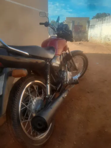 Vende se moto fan125 ... 5.000