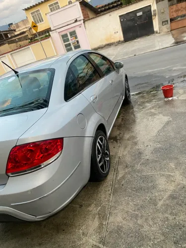 Fiat Linea Essence 1.8 Flex 16V 4P 2015